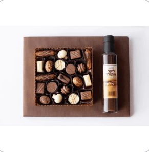 Mirrored napkin tray plus chocolate liquor