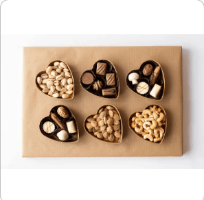 Set of 6 little heart-shaped plates