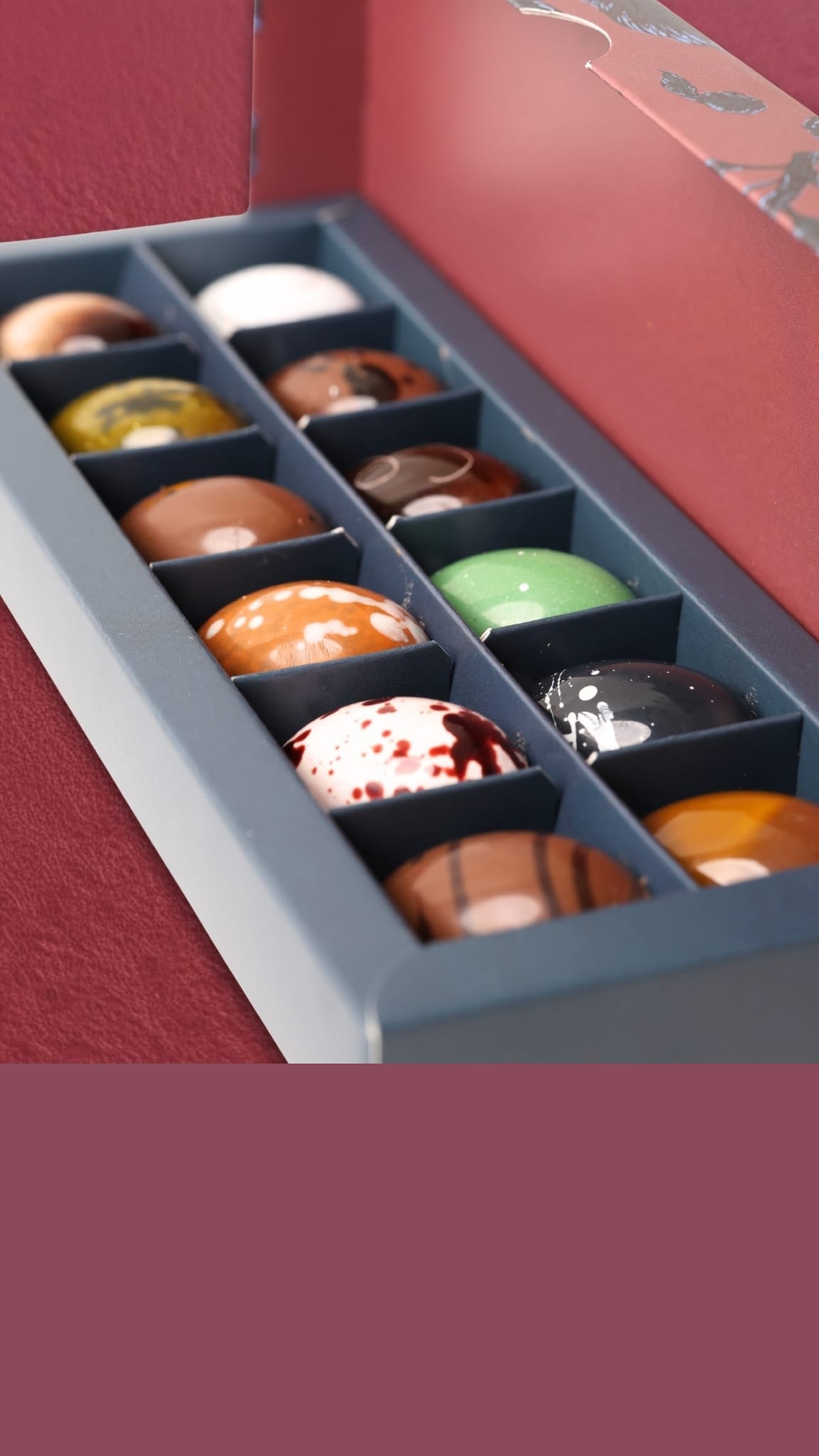Milk Chocolate Praline Box – 12 Pieces